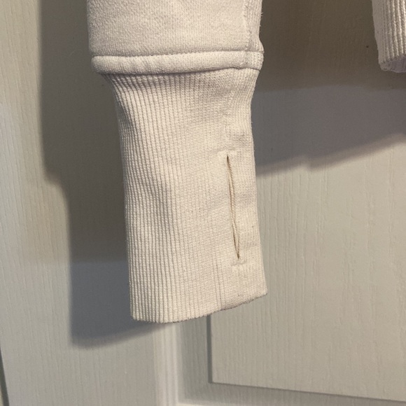 Limited Edition Lululemon Scuba Size 8 - Picture 5 of 6